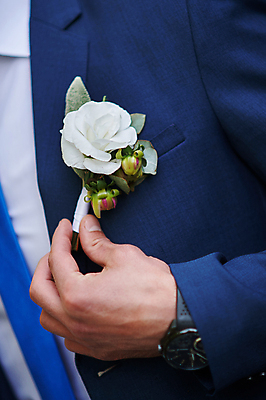 포토 JPG 해외이미지 드레스 옷 남자 꽃 행복 결혼 셔츠 꽃무늬 결혼식 넥타이 사랑 정장 이벤트 사람없음 장식 파란색 유행 재킷 흰색 축하 조끼 고급 우아함 닫기 기회 정중 스타일 해외202004 해외포토 식물 잡화 감정 컬러 컨셉 상의 무늬 모션 사람 외투 파일형식 이미지허브