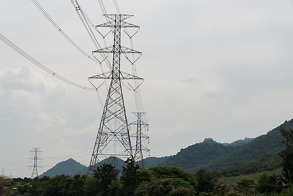 포토 JPG 해외이미지 식물 산업 선 통신 하늘 사람없음 파란색 탑 힘 에너지 위험 전염 봉 철탑 공학 전압 해외202004 해외포토 건축물 교육 컬러 컨셉 질병 감염 파일형식 이미지허브