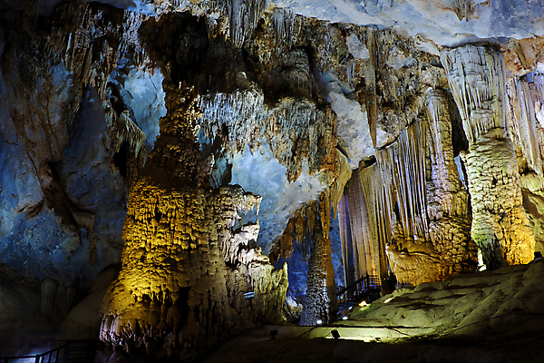 포토 JPG 해외이미지 모양 아시아 여행 백그라운드 자연 추상 실내 동양인 풍경 사람없음 여행객 계단 놀람 바위 램프 동굴 재산 닫기 즐거움 베트남 장면 지하 내추럴 석회암 전국 종유석 지질학 파라다이스 해외202004 해외포토 교육 감정 나라 무늬 모션 조명 표정 사람 인종 내부 금융 동남아시아 암석 돌_바위 생태계 파일형식 이미지허브