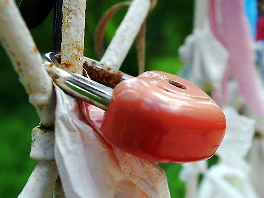 포토 JPG 해외이미지 백그라운드 컨셉 자물쇠 사랑 안전 사람없음 빨간색 금속 하트 닫기 보호 심볼 오브젝트 사인 잠금 철강 해외202004 해외포토 모양 감정 컬러 모션 재질 보안 파일형식 이미지허브
