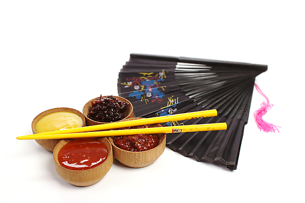 포토 JPG 해외이미지 식물 음식 채소 과일 젓가락 고추 사람없음 침묵 흰색 뜨거움 맛 매움 후추 고립 해외202004 해외포토 컬러 컨셉 수저 소리 향신료 파일형식 이미지허브