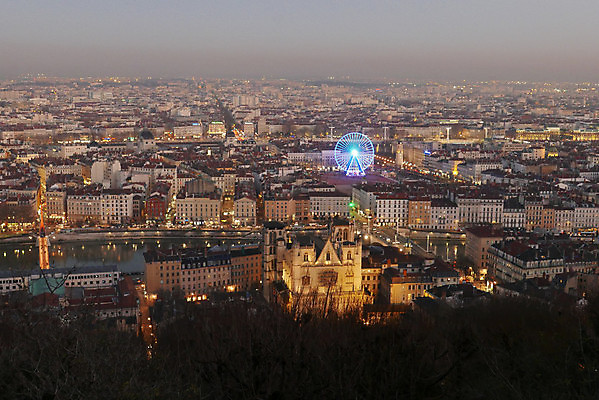 포토 JPG 해외이미지 건축양식 파노라마 사람없음 건물 강 도시 역사 재산 리옹 해외202004 해외포토 건축물 건축 촬영기법 금융 파일형식 이미지허브