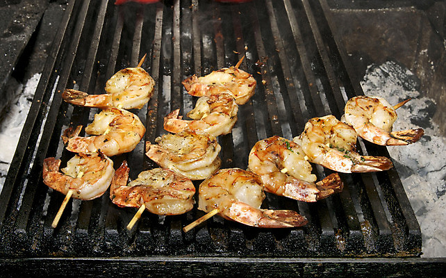 포토 JPG 해외이미지 접시 음식 새우 건강 육류 요리 사람없음 빨간색 노란색 식당 식사 저녁식사 신선 뜨거움 막대기 꼬치 맛 그릴 바비큐 굽기 준비 깨 노력 후추 모음 점심식사 케밥 절임 해외202004 해외포토 식기 컬러 컨셉 식재료 주방용품 갑각류 상점 조미료 구이 향신료 파일형식 이미지허브