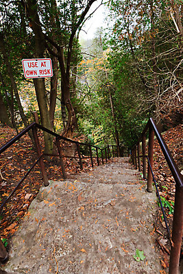 포토 JPG 해외이미지 나무 길 여행 건축양식 난간 자연 산 안내 나선형 경사 사람없음 야외 세로 초록색 계단 금속 정원 산책 소용돌이 가을 바위 시골 구부린 고독 떨어짐 위험 오솔길 언덕 오르기 단계 굴곡 선로 옛날 철책 혼자 해외202004 해외포토 식물 계절 건축 감정 컬러 컨셉 무늬 모션 재질 휴식 회오리 돌_바위 생태계 파일형식 이미지허브