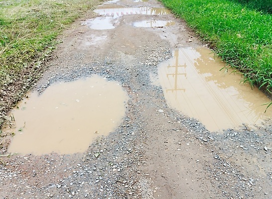 포토 JPG 해외이미지 산업 도로 겨울 교통시설 날씨 거리 안전 사람없음 물 손상 운전 트럭 도시 오픈 구멍 고속도로 보행로 수리 냄비 위험 사건 타이어 먼지 조심 유지 깨짐 방법 옛날 해외202004 해외포토 자연요소 계절 길 교통 컨셉 모션 자동차 솥 시설 파일형식 이미지허브