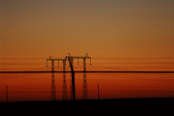 포토 JPG 해외이미지 이동 밭 사람없음 초록색 울타리 일출 에너지 전선 그물 네트워크 저녁 전염 지휘자 해외202004 해외포토 컬러 컨셉 농업 담장 노을 음악가 질병 야간 감염 파일형식 이미지허브