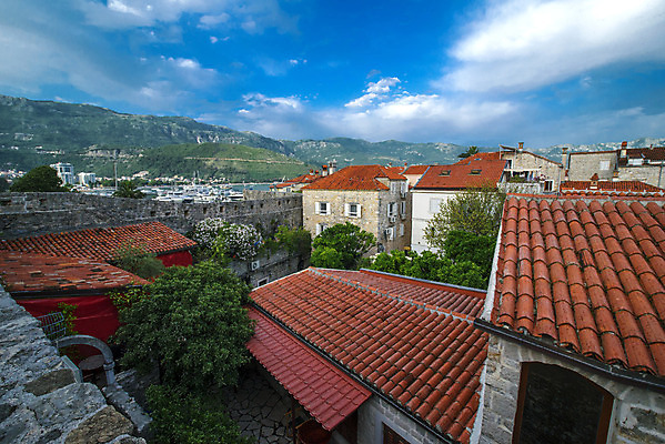 포토 JPG 해외이미지 나무 외관 계절 유럽 문화 벽 바다 여행 건축양식 자연 하늘 지붕 휴가 벽돌 산 주택 풍경 사람없음 건물 물 여름 파란색 도시풍경 교회 여행객 탑 바위 도시 만 성 역사 지중해 과거 장면 타운 구식 몬테네그로 발칸반도 부드바 옛날 해외202004 해외포토 자연요소 식물 건축물 건축 나라 컬러 컨셉 종교건축 사람 돌_바위 생태계 파일형식 이미지허브