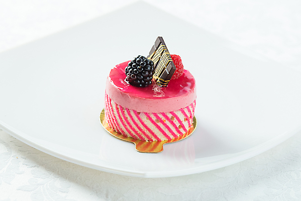 포토 JPG 해외이미지 커피 조각 과일 딸기 휴가 디저트 서브 사탕 요리 사람없음 가로 쿠키 케이크 식당 초콜릿 얼음 생일 체리 달콤 설탕 굽기 먹기 크림 메뉴 팬케이크 고립 타르트 페스츄리 핸드메이드 해외202004 해외포토 자연요소 기념일 음료 음식 빵 모션 상점 맛 구이 파이_빵 파일형식 이미지허브