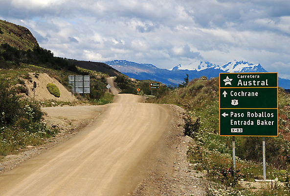 포토 JPG 해외이미지 공원 도로 여행 백그라운드 곡선 자연 하늘 산 거리 풍경 사람없음 야외 파란색 강 계곡 미국 운전 가을 시골 고속도로 숲 아스팔트 사인 도로표지판 장면 칠레 남쪽 7 전국 해외202004 해외포토 계절 공공시설 길 선 컬러 북아메리카 교통시설 모션 숫자 표지판 남아메리카 방향 생태계 파일형식 이미지허브