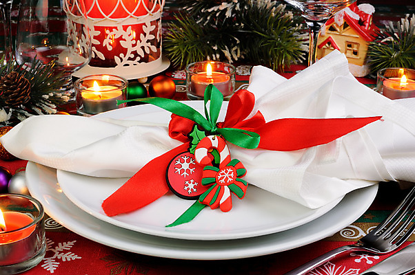 포토 JPG 해외이미지 그릇 식기 접시 리본 음식 포크 컨셉 크리스마스 부분 유리 탁자 휴가 새해 아이디어 사람없음 장식 축제 식탁보 축하 직물 칼 파편 냅킨 엘리먼트 해외202004 해외포토 기념일 가구 재질 파일형식 이미지허브