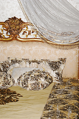 포토 JPG 해외이미지 디자인 가구 패턴 베개 휴식 주택 실내 사람없음 내부 장식 유행 침실 방 침대 직물 커튼 화려 고급 우아함 야간 시트 매트리스 해외202004 해외포토 자연요소 생활용품 컨셉 무늬 침구 건물 파일형식 이미지허브