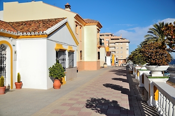 포토 JPG 해외이미지 화분 벽 여행 채소 건축양식 창문 거리 아파트 주택 사람없음 건물 파란색 문 계단 마을 발코니 스페인 해외202004 해외포토 건축물 건축 유럽 컬러 파일형식 이미지허브