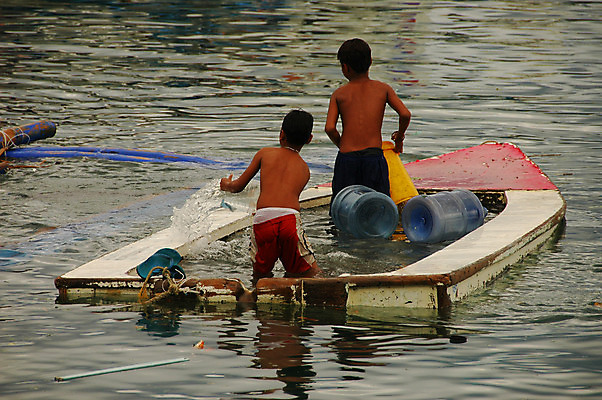 포토 JPG 해외이미지 사람없음 물 항구 희망 보트 인내 해외202004 해외포토 자연요소 감정 배_교통 교통시설 파일형식 이미지허브