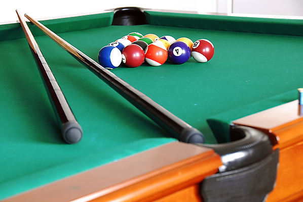 포토 JPG 해외이미지 모양 라이프스타일 스포츠 장신구 공 놀이 탁자 실내 취미 사람없음 목재 옆모습 초록색 컬러풀 경쟁 게임 흰색 직물 그룹 도박 목표 주머니 작음 발사 당구 오브젝트 클럽 시작 신호 위치 반대 여의주 해외202004 해외포토 나무 뷰포인트 컬러 가구 컨셉 재료 내부 생활 구기 크기 파일형식 이미지허브