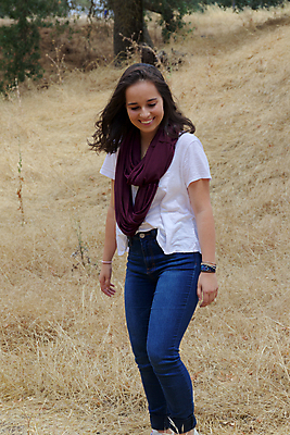 포토 JPG 해외이미지 백인 라이프스타일 공원 여자 행복 얼굴 어린이 장난 자연 한명 사람 성인 야외 10대 초록색 맑음 기쁨 흰색 해외202004 해외포토 서양인 1 공공시설 감정 컬러 청소년 날씨 생활 신체부위 생태계 파일형식 이미지허브