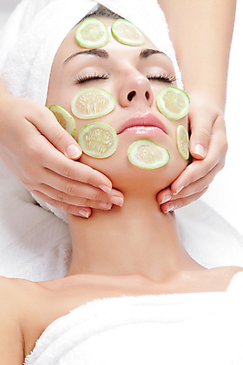 포토 JPG 해외이미지 웰빙 여자 얼굴 휴식 오이 건강 가면 한명 성인 치료 스파 화목 침묵 화장품 기쁨 신선 피부관리 부드러움 내추럴 돌봄 의료성형뷰티 해외202004 해외포토 1 감정 컨셉 채소 의학 모션 사람 신체부위 뷰티 소리 감각 파일형식 이미지허브