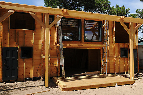 포토 JPG 해외이미지 벽 창문 주택 사람없음 건물 목재 문 고립 생태학 해외202004 해외포토 나무 건축물 교육 재료 파일형식 이미지허브