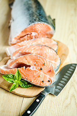 포토 JPG 해외이미지 음식 바다 분홍색 조각 다이어트 오렌지 재료 부분 조개 건강 3 어류 스테이크 요리 사람없음 목재 빨간색 초록색 노란색 식당 추위 회 신선 그룹 칼 닫기 맛 자르기 허브 해산물 향신료 유기농 날것 연어 후추 바질 대서양 내추럴 오메가 해외202004 해외포토 나무 식물 웰빙 컬러 컨셉 과일 모션 어패류 서양음식 상점 수중동물 향미료 파일형식 이미지허브