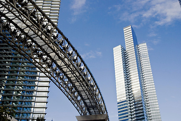 포토 JPG 해외이미지 주간 여행 곡선 건축양식 하늘 호텔 사람없음 야외 건물 가로 파란색 컬러풀 고층빌딩 미국 은색 큼 카지노 휴양지 트랙 강렬 라스베가스 철강 해외202004 해외포토 자연요소 건축물 건축 선 컬러 북아메리카 숙소 빌딩 장소 도박 크기 파일형식 이미지허브