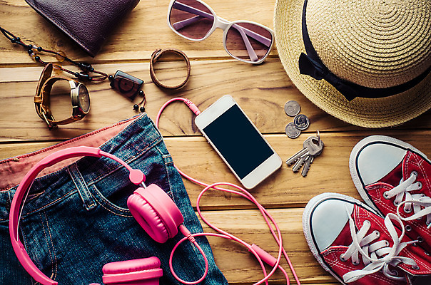 포토 JPG 해외이미지 라이프스타일 드레스 옷 여자 여행 백그라운드 운동화 신발 컨셉 셔츠 목걸이 휴가 사람없음 목재 여름 선글라스 유행 청바지 손목시계 오브젝트 해외202004 해외포토 나무 계절 안경 시계 상의 재료 장신구 바지 사람 생활 파일형식 이미지허브