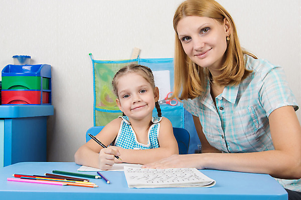 포토 JPG 해외이미지 직업 알파벳 교육 유럽 어린이 생각 교실 학교 엄마 주택 취미 두명 독서 연필 정원 교사 공책 유치원 아기 기록 잡기 가르침 편지 책상 그림 열광 가정교사 궤 맞춤법 해외202004 해외포토 영어 나라 가구 가족 모션 문구용품 학용품 사람 한글 건물 필기구 파일형식 이미지허브