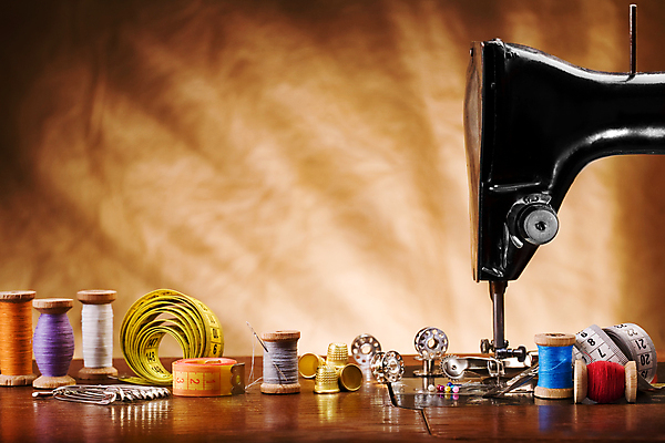 포토 JPG 해외이미지 사람없음 기구 실 바느질 재봉틀 복고 실타래 갈색배경 해외202004 해외포토 백그라운드 갈색 파일형식 이미지허브