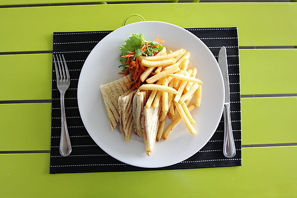 포토 JPG 해외이미지 그릇 식기 접시 포크 토마토 채소 의자 탁자 밥 양파 오이 새우 피자 육류 어류 사람없음 케이크 식당 숟가락 버섯 당근 카페 샐러드 면 칼 자르기 해산물 향신료 파인애플 올리브 소금 홍합 후추 해외202004 해외포토 열매 음식 가구 과일 식재료 모션 어패류 디저트 뿌리채소 패스트푸드 서양음식 수저 갑각류 상점 수중동물 열대과일 향미료 파일형식 이미지허브