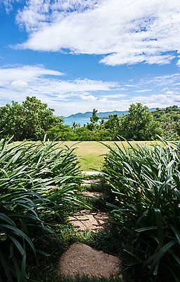 포토 JPG 해외이미지 나무 길 모래 바다 섬 여행 백그라운드 요트 건축양식 자연 하늘 휴가 휴식 주택 항해 손바닥 풍경 잔디 사람없음 야외 초록색 물 여름 파란색 태양 평화 우주 정원 맑음 만 보트 지중해 빌라 언덕 휴양지 석호 내추럴 터키석 파라다이스 해외202004 해외포토 자연요소 식물 손 계절 건축 컬러 컨셉 배_교통 날씨 건물 장소 보석 생태계 파일형식 이미지허브