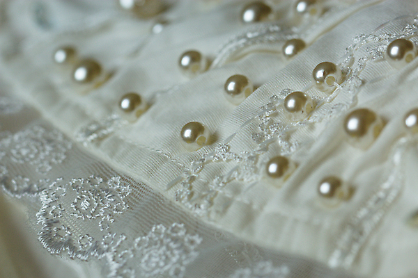 포토 JPG 해외이미지 드레스 옷 여자 꽃 파도 결혼 백그라운드 패턴 목걸이 장신구 공 추상 발렌타인데이 선물 사람없음 빛 유행 우주 검은색 흰색 축하 직물 가운 원형 고급 우아함 매끈함 실크 크림 질감 웨이브 열정 시트 접기 해외202004 해외포토 도형 식물 감정 바다 컬러 컨셉 무늬 모션 데이이벤트 사람 이벤트 감각 파일형식 이미지허브