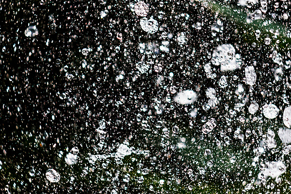 포토 JPG 해외이미지 모양 백그라운드 모션 자연 추상 사람없음 물 검은색 어둠 거품 젖음 흐름 물방울 신선 원형 투명 액체 떨어짐 매끈함 순수 분수 질감 해외202004 해외포토 자연요소 도형 컬러 컨셉 무늬 감각 생태계 파일형식 이미지허브