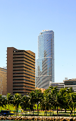 포토 JPG 해외이미지 비즈니스 건축양식 하늘 호텔 아파트 사람없음 건물 물 파란색 도시풍경 사무실 항구 맑음 고층빌딩 미국 도시 만 도심 콘도 지역 스카이라인 대서양 마이애미 플로리다 해외202004 해외포토 자연요소 건축물 건축 바다 컬러 북아메리카 교통시설 숙소 날씨 주택 풍경 빌딩 파일형식 이미지허브