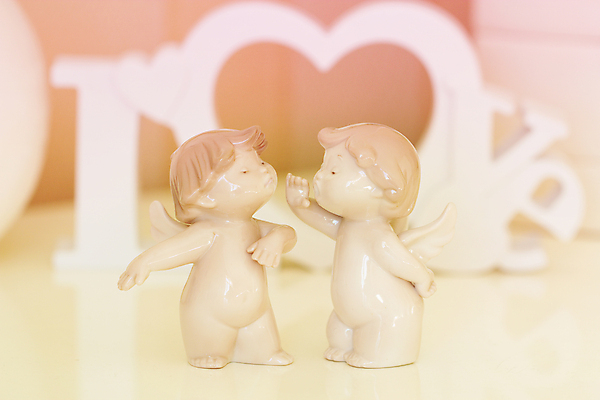 포토 JPG 해외이미지 모양 디자인 벽 조각 컨셉 휴가 천사 아이디어 발렌타인데이 형상 선물 사랑 사람없음 장식 단어 세트 장난감 화환 하트 인사 그룹 심볼 오브젝트 대리석 방식 해외202004 해외포토 문자 꽃 감정 재료 데이이벤트 예절 파일형식 이미지허브