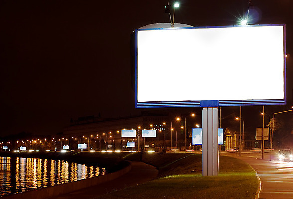 포토 JPG 해외이미지 디자인 배너 외관 백그라운드 비즈니스 텍스트 새로움 거리 광고판 사람없음 야외 가로 물 빛 강 도시풍경 반사 우주 탑 항구 검은색 어둠 공백 방 흰색 램프 도시 메시지 야간 큼 전시회 사인 상업 장면 스카이라인 빛망울 마케팅 해외202004 해외포토 자연요소 건축물 컬러 컨셉 교통시설 조명 알림판 풍경 전시 크기 판 파일형식 이미지허브