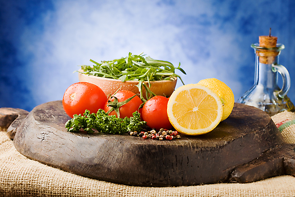 포토 JPG 해외이미지 토마토 도마 파슬리 요리 사람없음 샐러드 이탈리아음식 상추 레몬 준비 성분 건강식 루꼴라 해외202004 해외포토 음식 채소 과일 주방용품 서양음식 파일형식 이미지허브