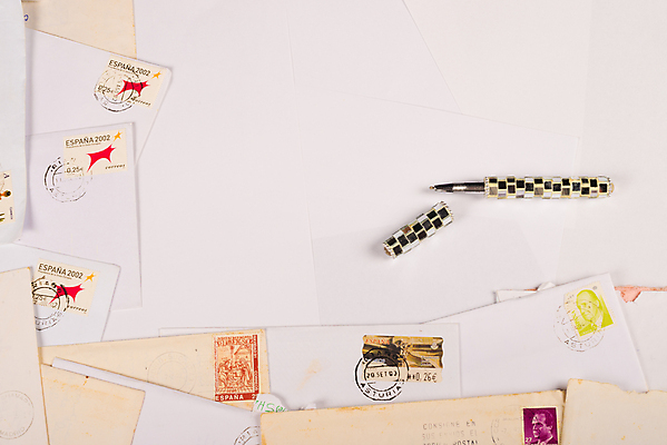 포토 JPG 해외이미지 전통 종이 백그라운드 사람없음 가로 펜 추위 수확 골동품 기록 메시지 편지 향수 복고 옛날 편지쓰기 많음 카피스페이스 해외202004 해외포토 컨셉 농업 필기구 화장품 공백 파일형식 이미지허브