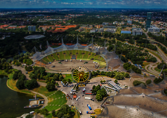 포토 JPG 해외이미지 여행 건축양식 자연 하늘 지붕 주택 안테나 파노라마 풍경 사람없음 야외 물 도시풍경 도시 타운 스카이라인 해외202004 해외포토 자연요소 건축 통신 촬영기법 건물 생태계 파일형식 이미지허브