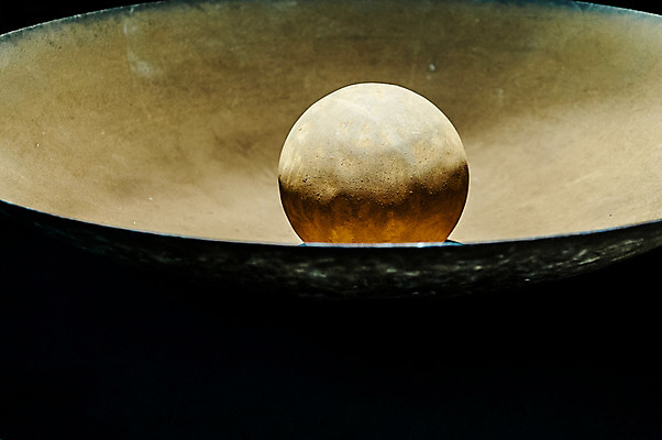 포토 JPG 해외이미지 모양 선 백그라운드 공 표면 휴식 사람없음 장식 가로 금속 스파 침묵 원형 거친 사발 묘사 명상 대리석 고체 여의주 화강암 해외202004 해외포토 도형 컨셉 재료 재질 소리 암석 사기그릇 파일형식 이미지허브