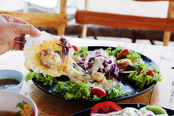 포토 JPG 해외이미지 그릇 접시 아시아 문화 음식 바다 잎 토마토 태국 치즈 쟁반 요리 사람없음 식당 식사 저녁식사 샐러드 신선 고급 그릴 굽기 먹기 해산물 준비 이탈리아문화 가리비 건강식 점심식사 해외202004 해외포토 식물 식기 나라 컨셉 채소 모션 주방용품 조개 유제품 상점 구이 유럽문화 파일형식 이미지허브