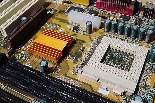 포토 JPG 해외이미지 백그라운드 오렌지 비즈니스 엄마 세포 기술 실내 사람없음 컴퓨터 계산 콘센트 스웨터 묘사 뇌 라디오 프로세서 핵심 해외202004 해외포토 상의 과일 가족 내부 전자제품 파일형식 이미지허브