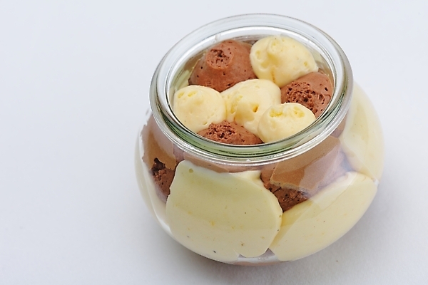 포토 JPG 해외이미지 실내 사람없음 한개 흰배경 푸딩 해외202004 해외포토 1 백그라운드 디저트 내부 흰색 파일형식 이미지허브