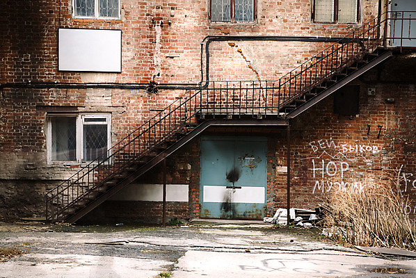 포토 JPG 해외이미지 백그라운드 컨셉 사람없음 야외 건물 노란색 계단 복고 해외202004 해외포토 건축물 컬러 파일형식 이미지허브