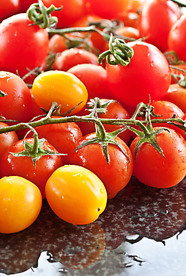 포토 JPG 해외이미지 음식 백그라운드 토마토 채소 방울토마토 사람없음 장식 빨간색 세로 컬러풀 노란색 어둠 시골 신선 선택 유기농 대리석 레시피 채식주의자 카피스페이스 비건 해외202004 해외포토 웰빙 컬러 컨셉 재료 공백 채식 파일형식 이미지허브