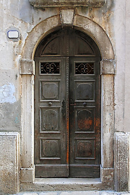 포토 JPG 해외이미지 외관 주택 사람없음 문 중세 아치 더블 옛날 해외202004 해외포토 건물 역사 파일형식 이미지허브