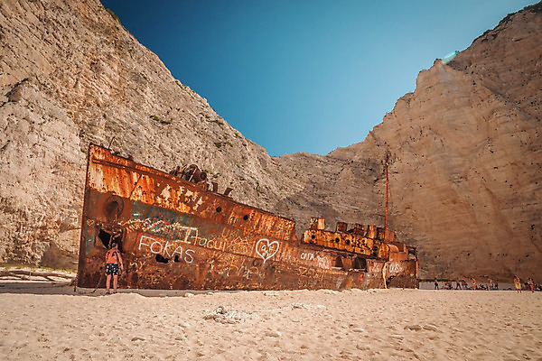 포토 JPG 해외이미지 유럽 모래 바다 섬 여행 백그라운드 자연 휴가 안테나 풍경 사람없음 야외 물 여름 태양 여행객 놀람 만 보트 지중해 그리스 그리스인 내추럴 조난 터키석 파라다이스 현상 수평선 해외202004 해외포토 자연요소 서양인 계절 감정 나라 배_교통 통신 표정 사람 보석 생태계 파일형식 이미지허브