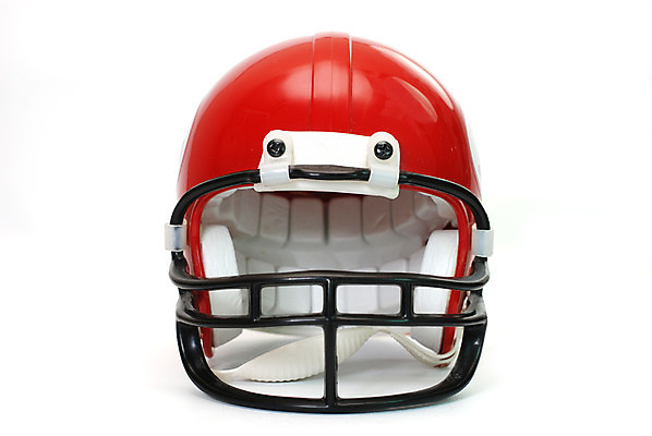 포토 JPG 해외이미지 계절 스포츠 놀이 사람없음 빨간색 머리 축구 경쟁 장비 가을 게임 보호 헬멧 고립 해외202004 해외포토 컬러 컨셉 신체부위 구기 보호장비 파일형식 이미지허브