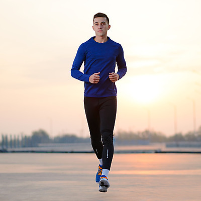 포토 JPG 해외이미지 라이프스타일 공원 남자 건강 한명 사람 성인 야외 달리기 조깅 운동 맑음 연습 성인남자한명만 해외202004 해외포토 1 공공시설 모션 날씨 생활 남자한명만 성인남자만 파일형식 이미지허브