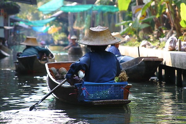 포토 JPG 해외이미지 아시아 음식 여행 과일 태국 동양인 사람없음 물 강 판매 보트 시장 노젓기 해외202004 해외포토 자연요소 나라 배_교통 모션 인종 파일형식 이미지허브
