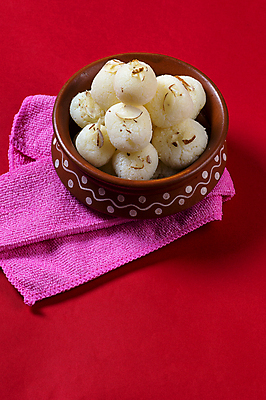 포토 JPG 해외이미지 디저트 사람없음 도자기 원형 사기그릇 냅킨 인도음식 해외포토 도형 그릇 음식 동양음식 파일형식 이미지허브