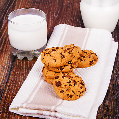 포토 JPG 해외이미지 접시 디자인 음료 음식 백그라운드 컨셉 지도 텍스트 유리 탁자 버튼 디저트 주택 함께함 사람없음 목재 쌓기 쿠키 우주 케이크 초콜릿 검은색 어둠 우유 성장 흰색 신선 그룹 달콤 아침식사 굽기 먹기 오브젝트 부드러움 덩어리 단백질 스타일 해외202004 해외포토 나무 식기 컬러 가구 재료 모션 재질 유제품 건물 식사 감각 맛 구이 영양소 파일형식 이미지허브