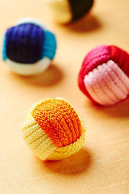 포토 JPG 스튜디오촬영 한국문화 한국전통 전통 전통문화 백그라운드 새해 전통소품 실내 근접촬영 사람없음 아웃포커스 털실 실 오브젝트 매듭 실뭉치 국내포토 동양문화 문화 뷰포인트 한국 촬영기법 내부 파일형식